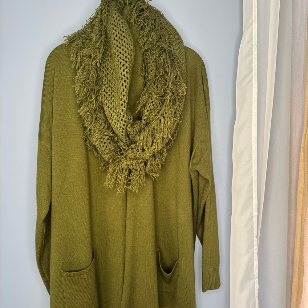 Green Cardigan with detachable scarf
